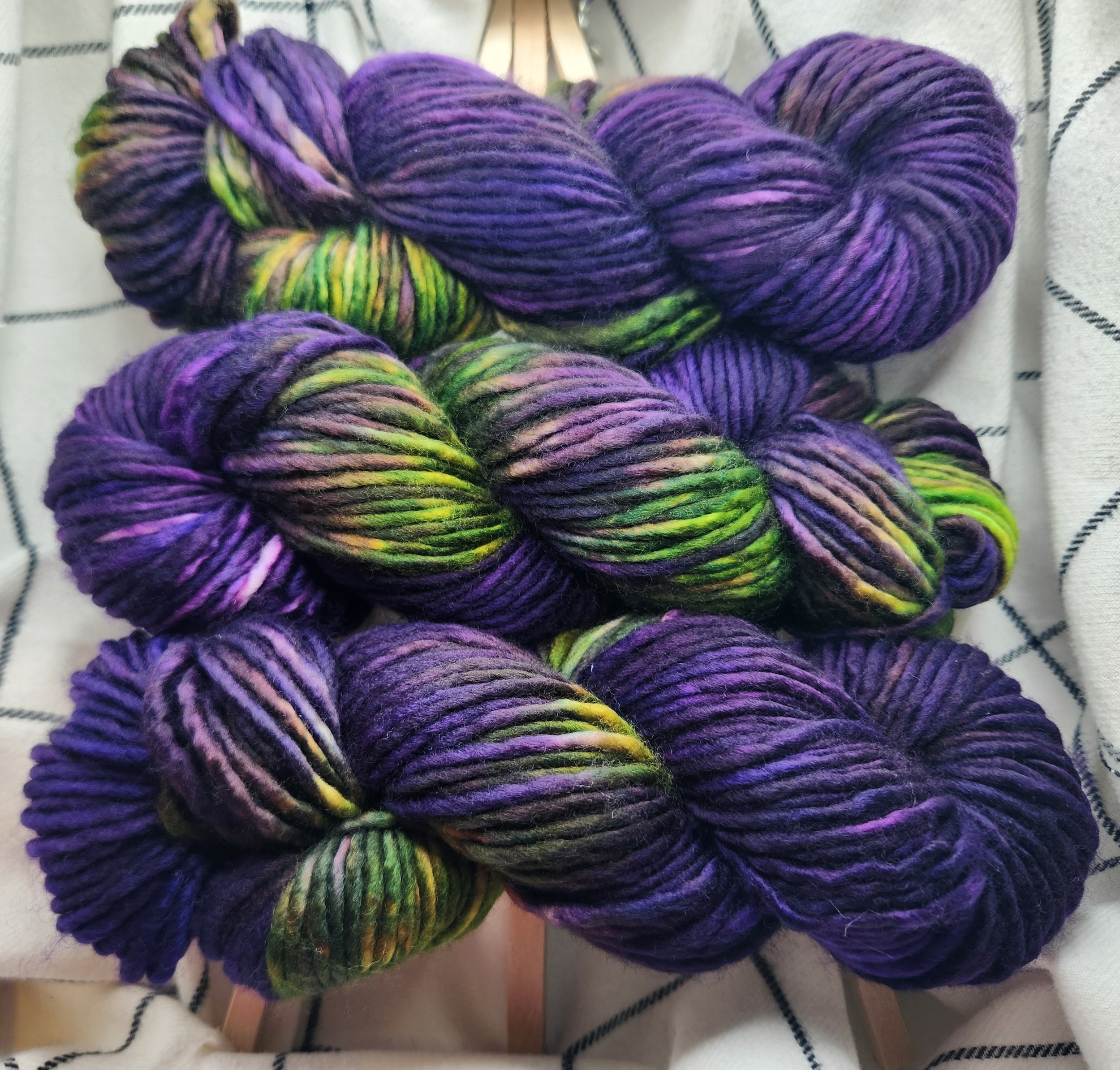 Knitty Knotty Hand Dyed Yarn Knitty Knotty Hand Dyed Yarn